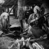 Kinuyo Tanaka e Mitsuko Mito em cena do filme japonês Contos da Lua (1953).